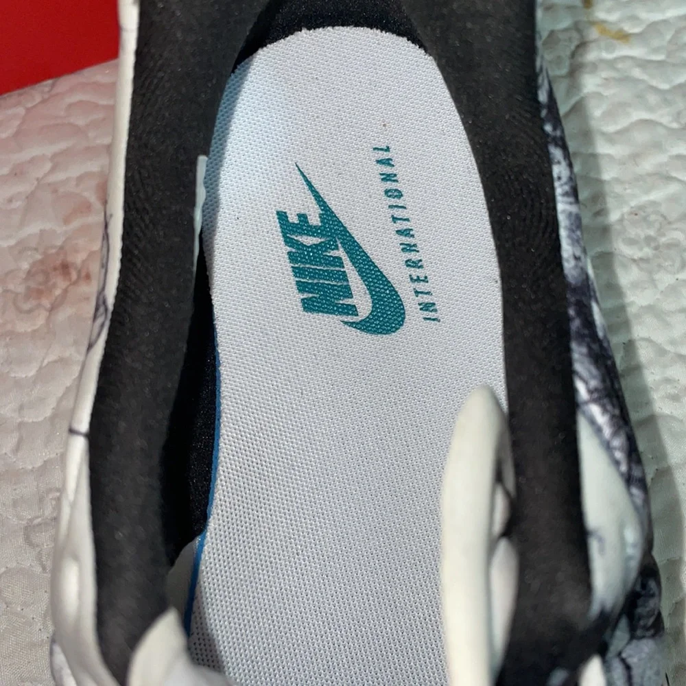 BNWB Nike Zoom sneakers size 11 mens - Picture 5 of 7